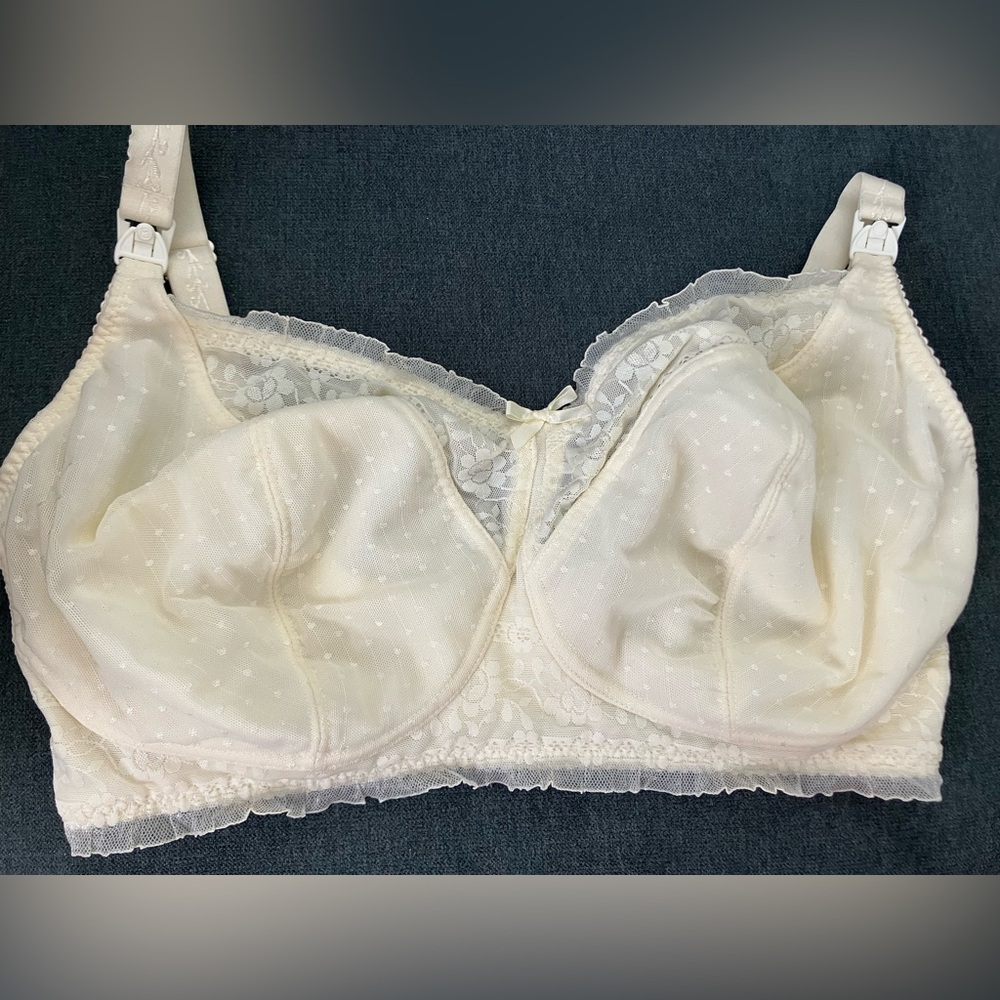 Bravado Lace-Trim Nursing Bra in Ivory/Cream